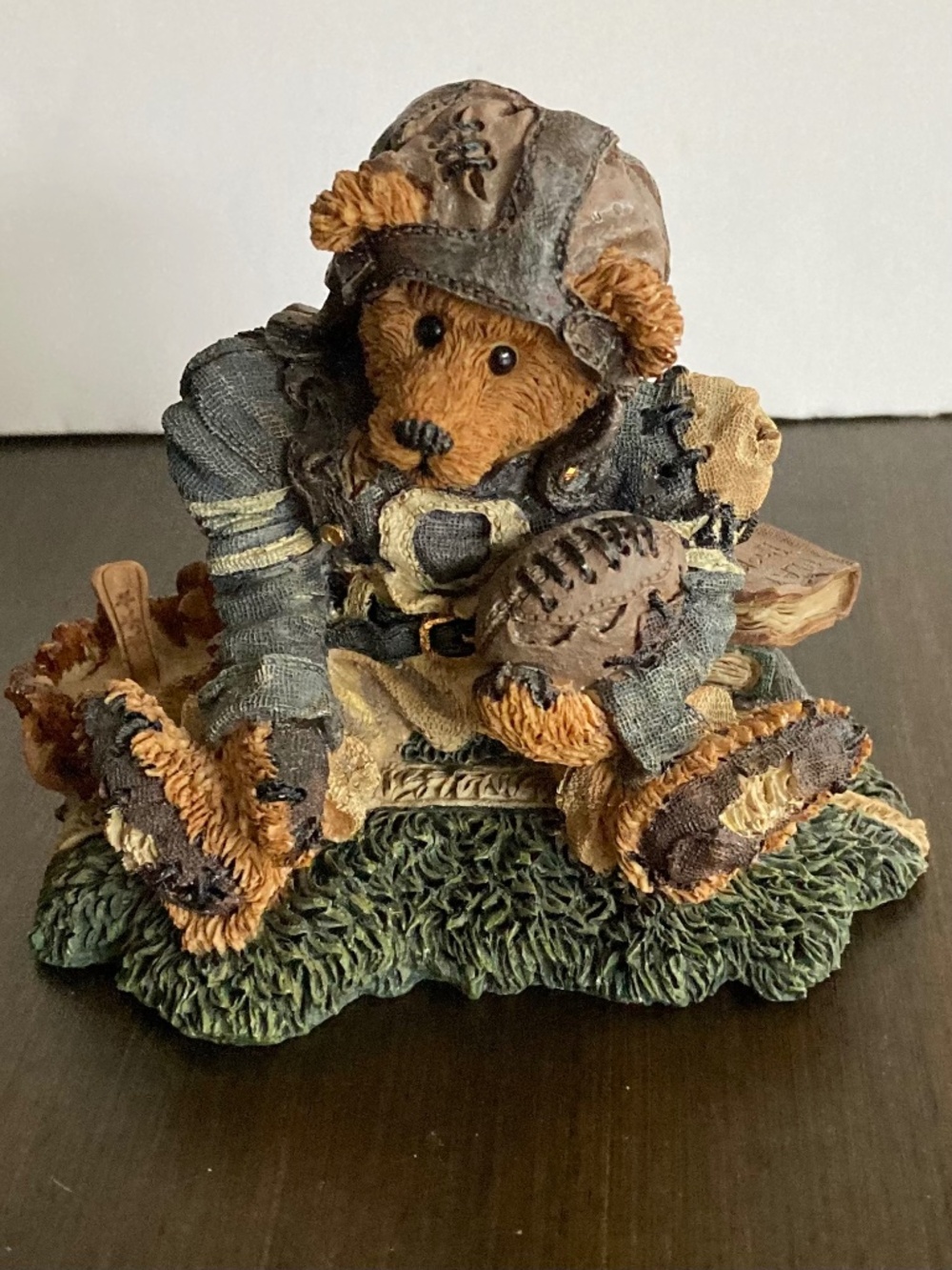 VTG Boyds Bears & Friends Football Player Bear Statue
